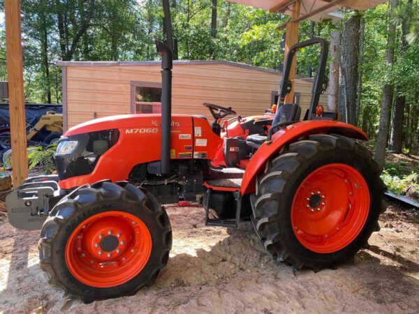 Kubota M7060 tractor - Image 2