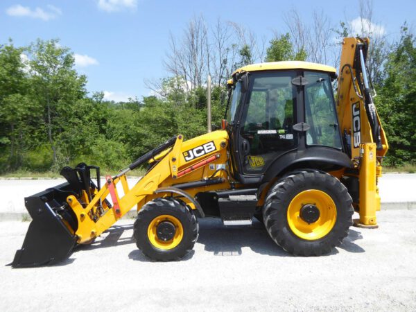 ⁠JCB 3cx Backhoe loader