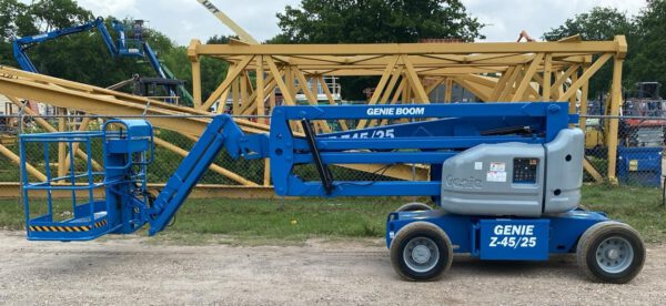 Genie z-45 hydraulic boom lift - Image 3